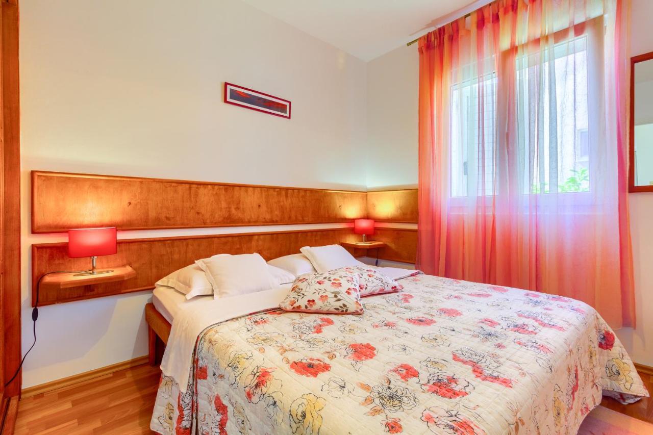 Apartments Meri Trogir Eksteriør bilde